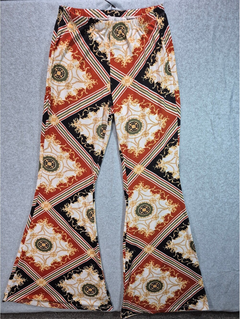 Eye Candy Size L/XL Baroque Chain Print Flare Leggings Bell Bottom Pants